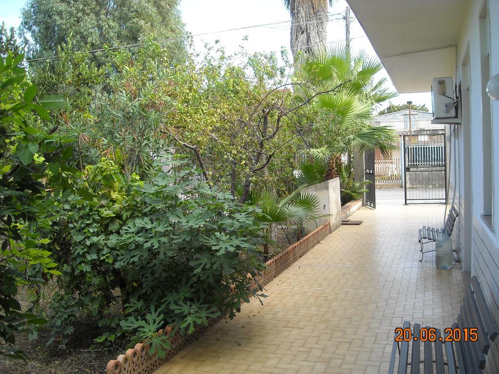 Appartamento Casa Azzurra Aeroporto di Catania Fontana Rossa Camera foto